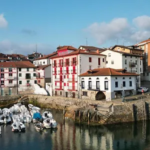 apartamentos-mundaka-port.basquecountryhotels.org/